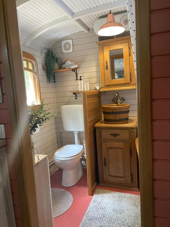 Roulotte En Bois Sud France Guest House Le Soler Luaran gambar
