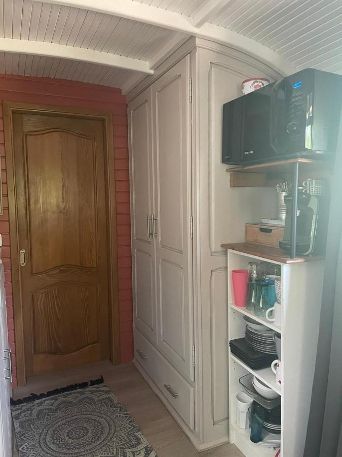 Roulotte En Bois Sud France Guest House Le Soler Luaran gambar
