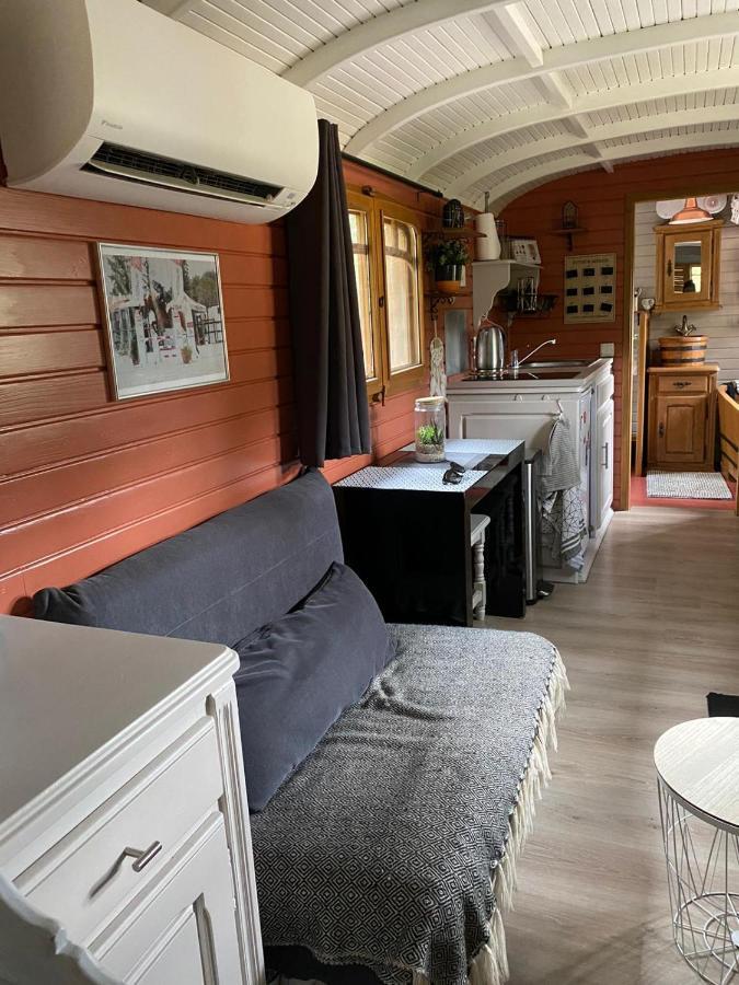 Roulotte En Bois Sud France Guest House Le Soler Luaran gambar