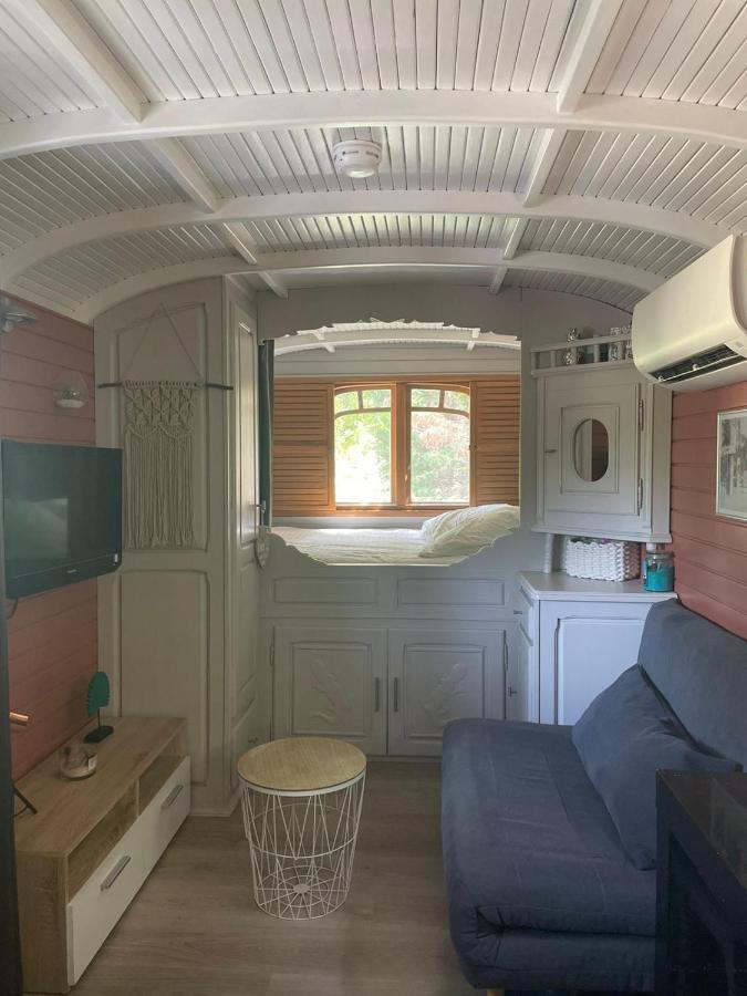 Roulotte En Bois Sud France Guest House Le Soler Luaran gambar