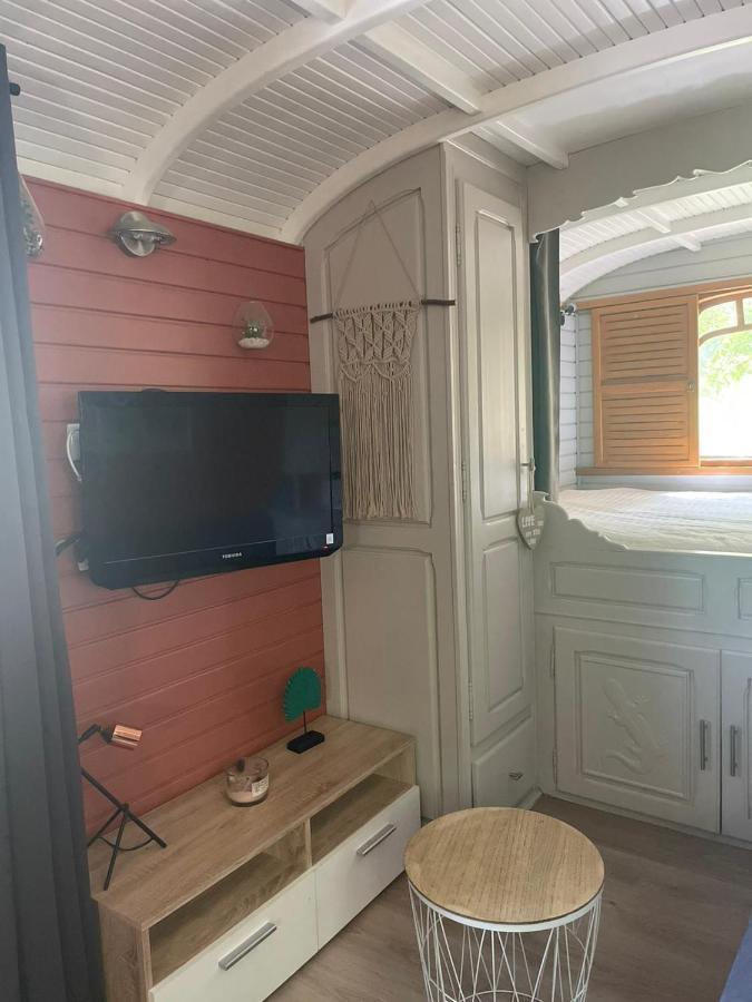 Roulotte En Bois Sud France Guest House Le Soler Luaran gambar