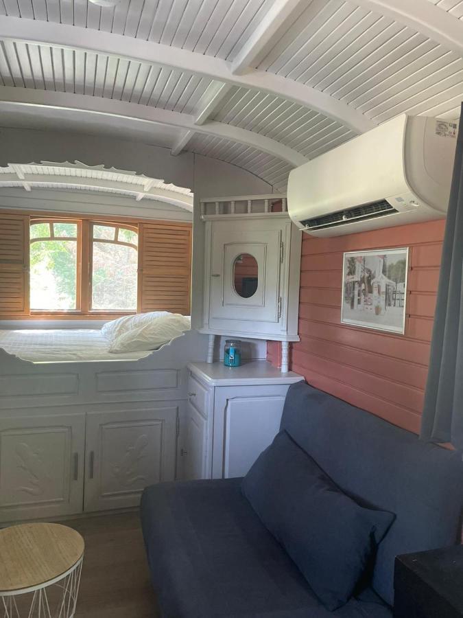 Roulotte En Bois Sud France Guest House Le Soler Luaran gambar